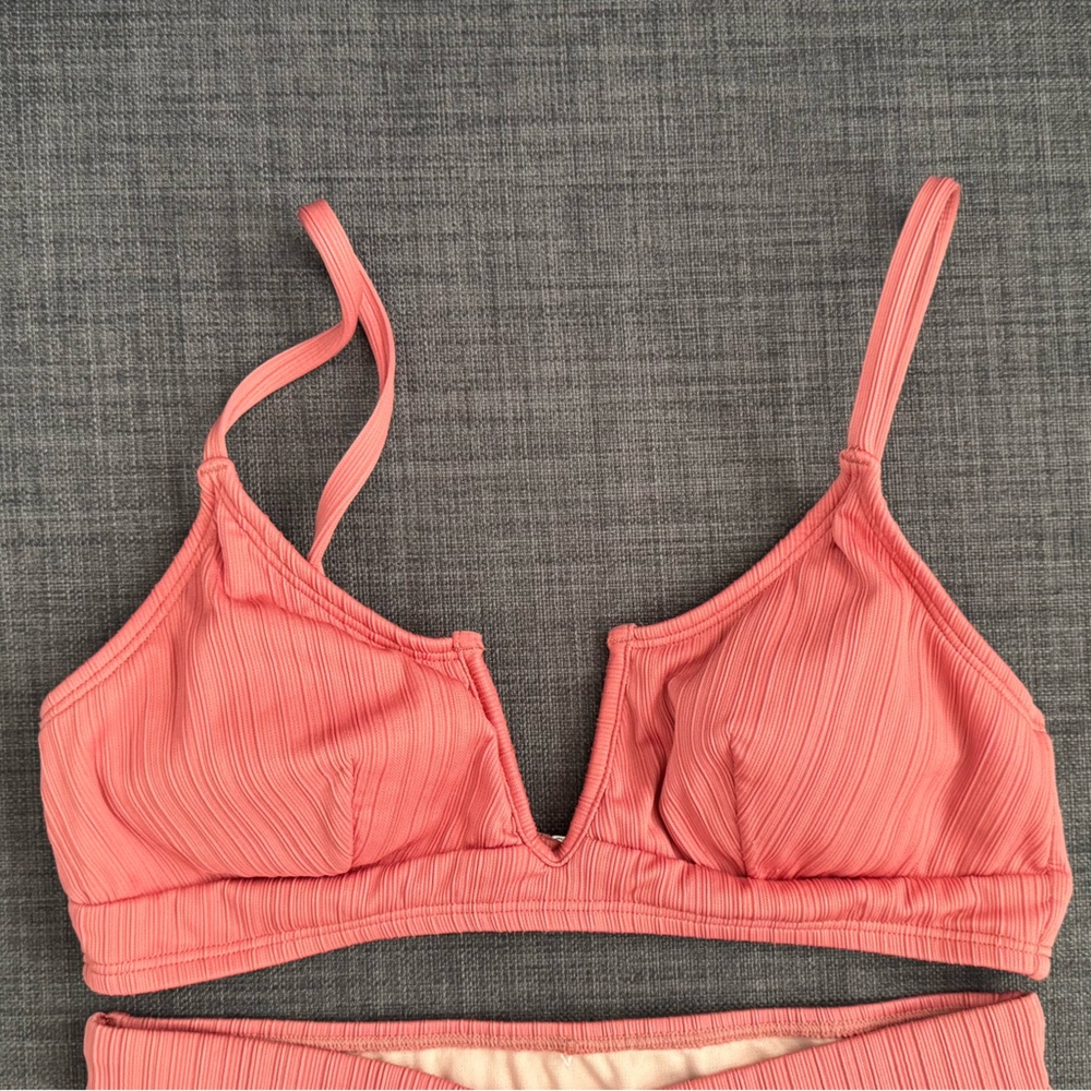 Pink Bikini - Picture 2 of 4